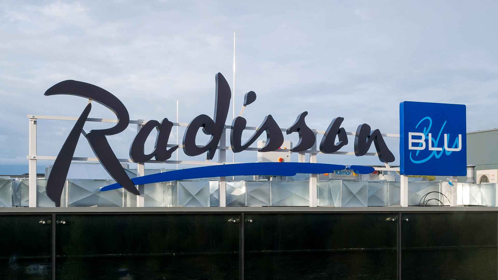 radisson-blu-sopot-literature-black-&amp;-whte