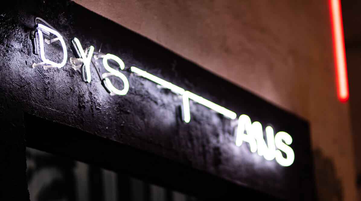 Distance neon
