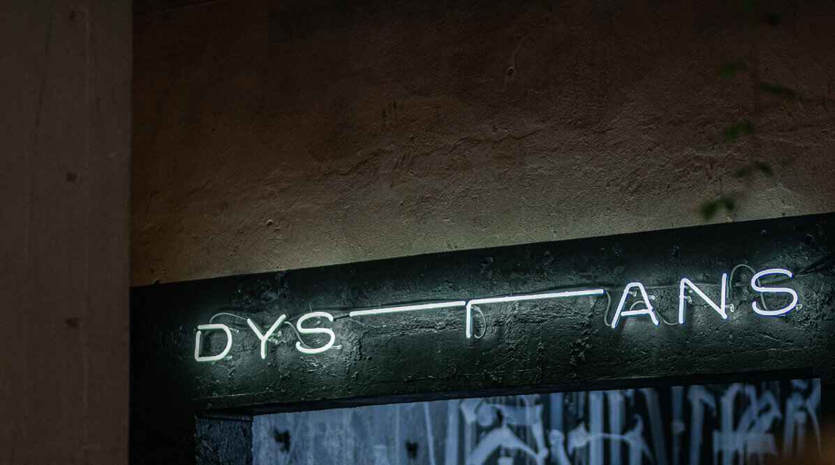 Distance neon