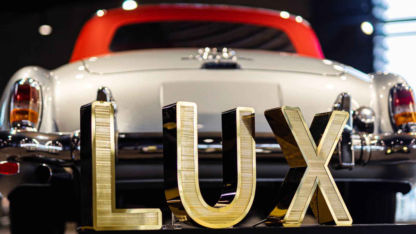 LUX geperforeerde roestvrijstalen letters