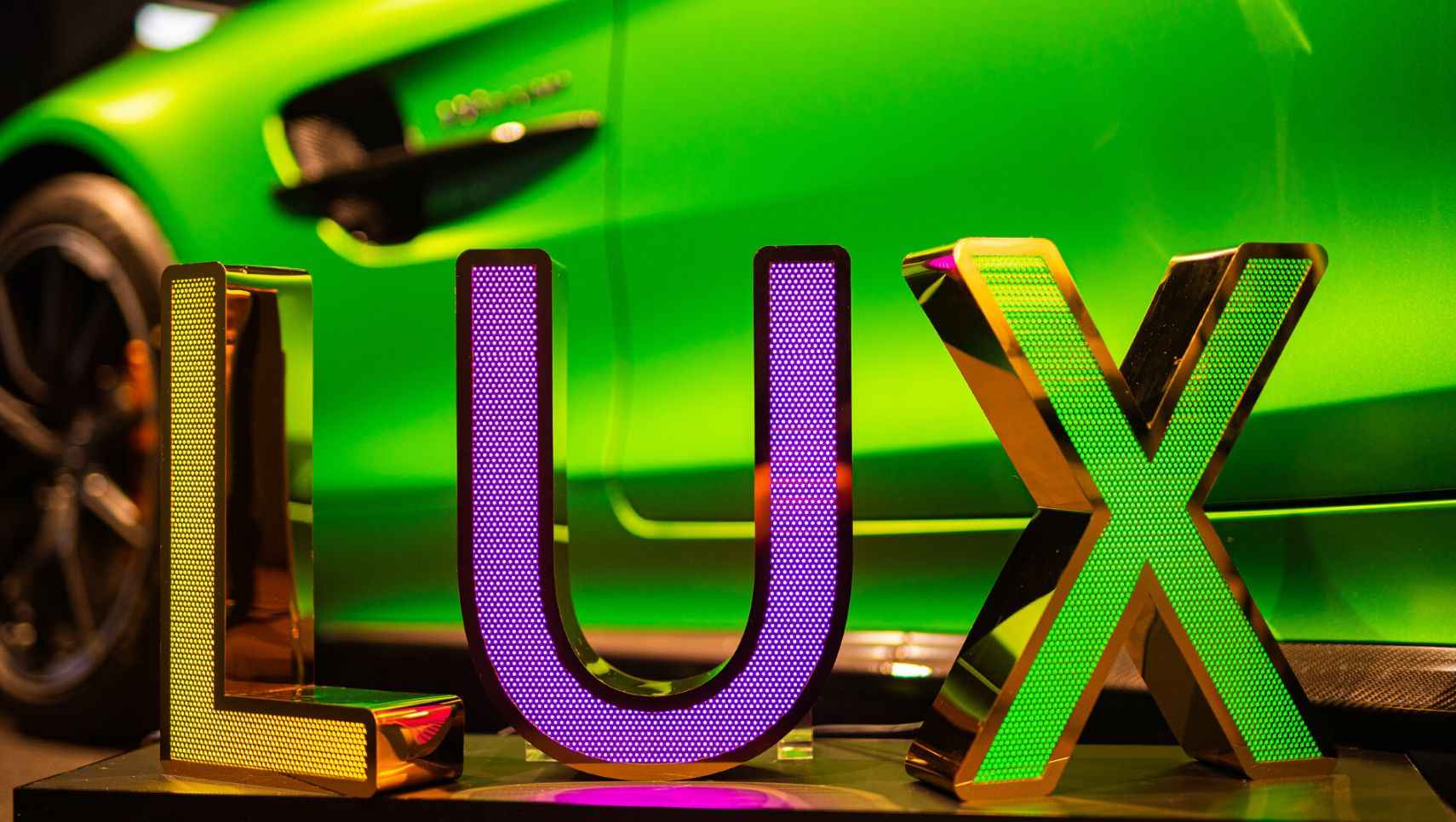 LUX geperforeerde roestvrijstalen letters