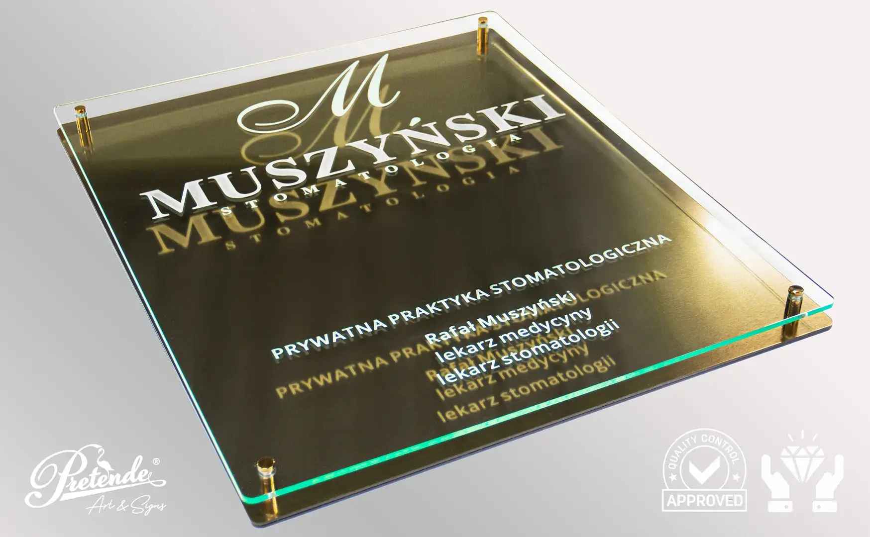 Placa de oro 3D sobre distancias