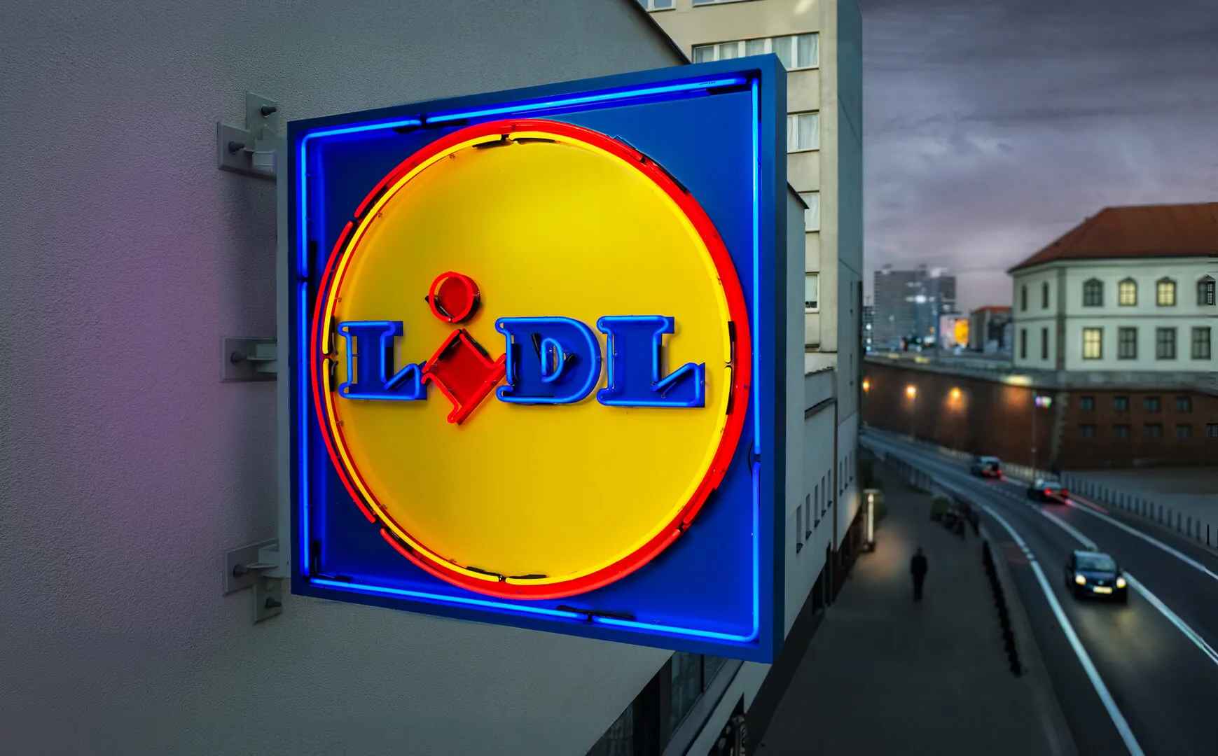 Neon Lidl - Pretende Waszawa