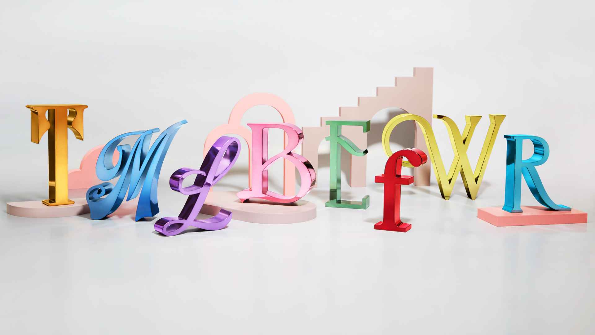 Lettres en métal chromé, colorées