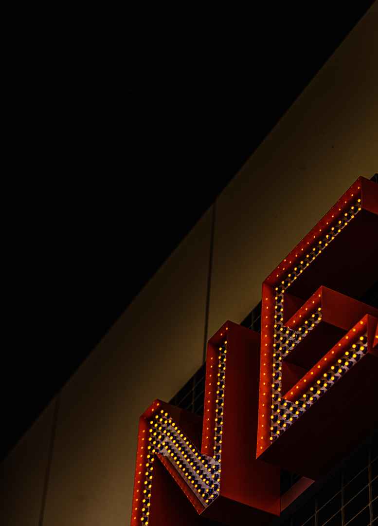 Letras LED de píxeles cercanos