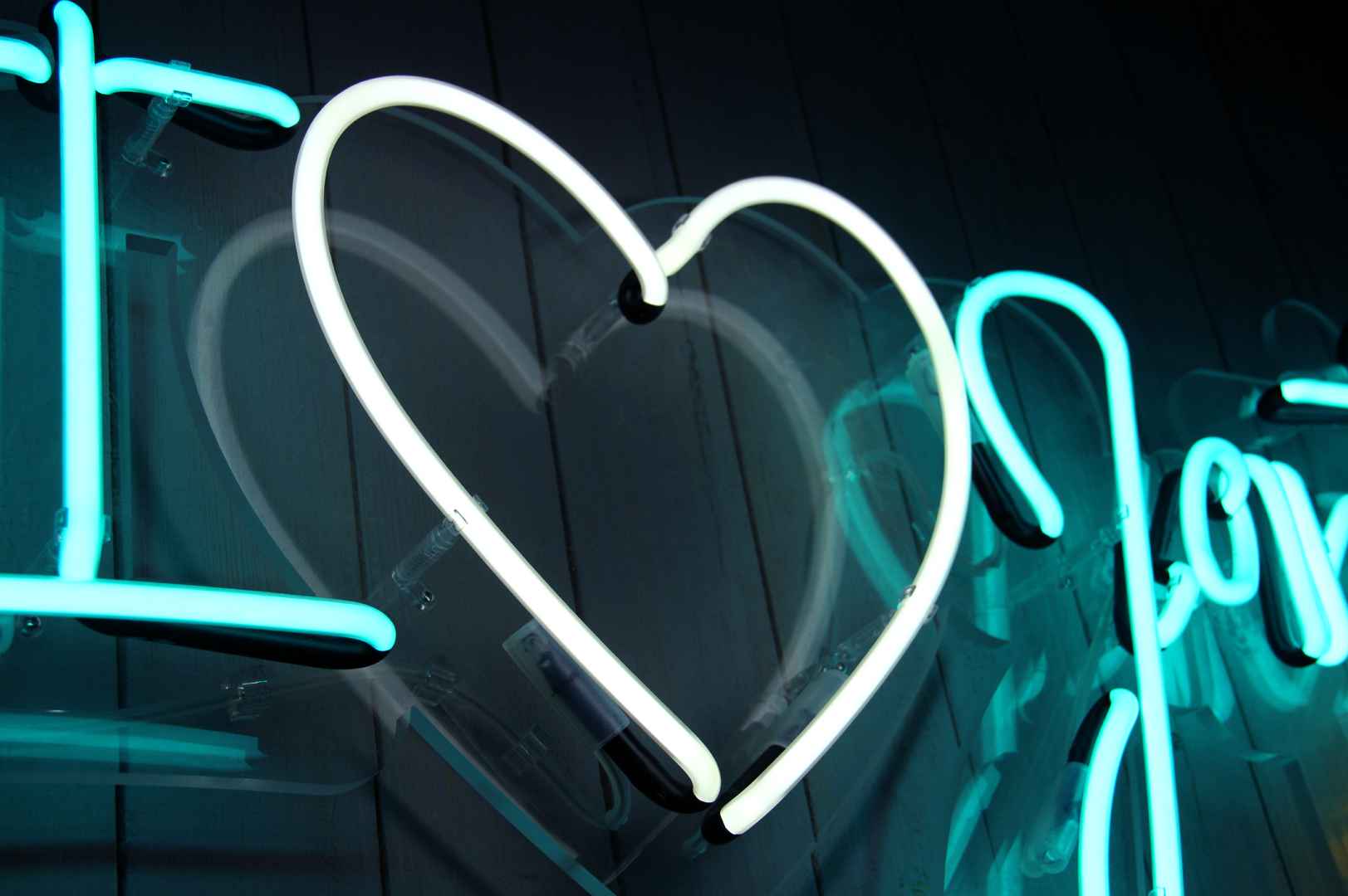 Podświetlany szklany neon Jantar Pamiątki