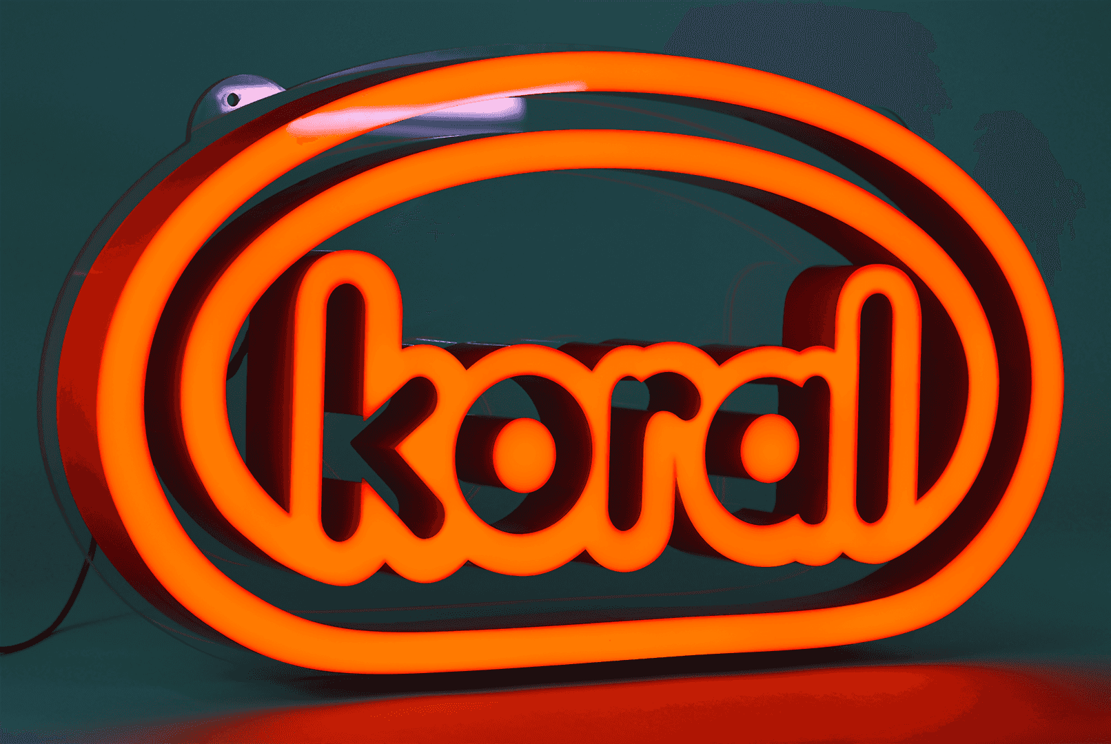 Oranje roestvrijstalen koraalembleem