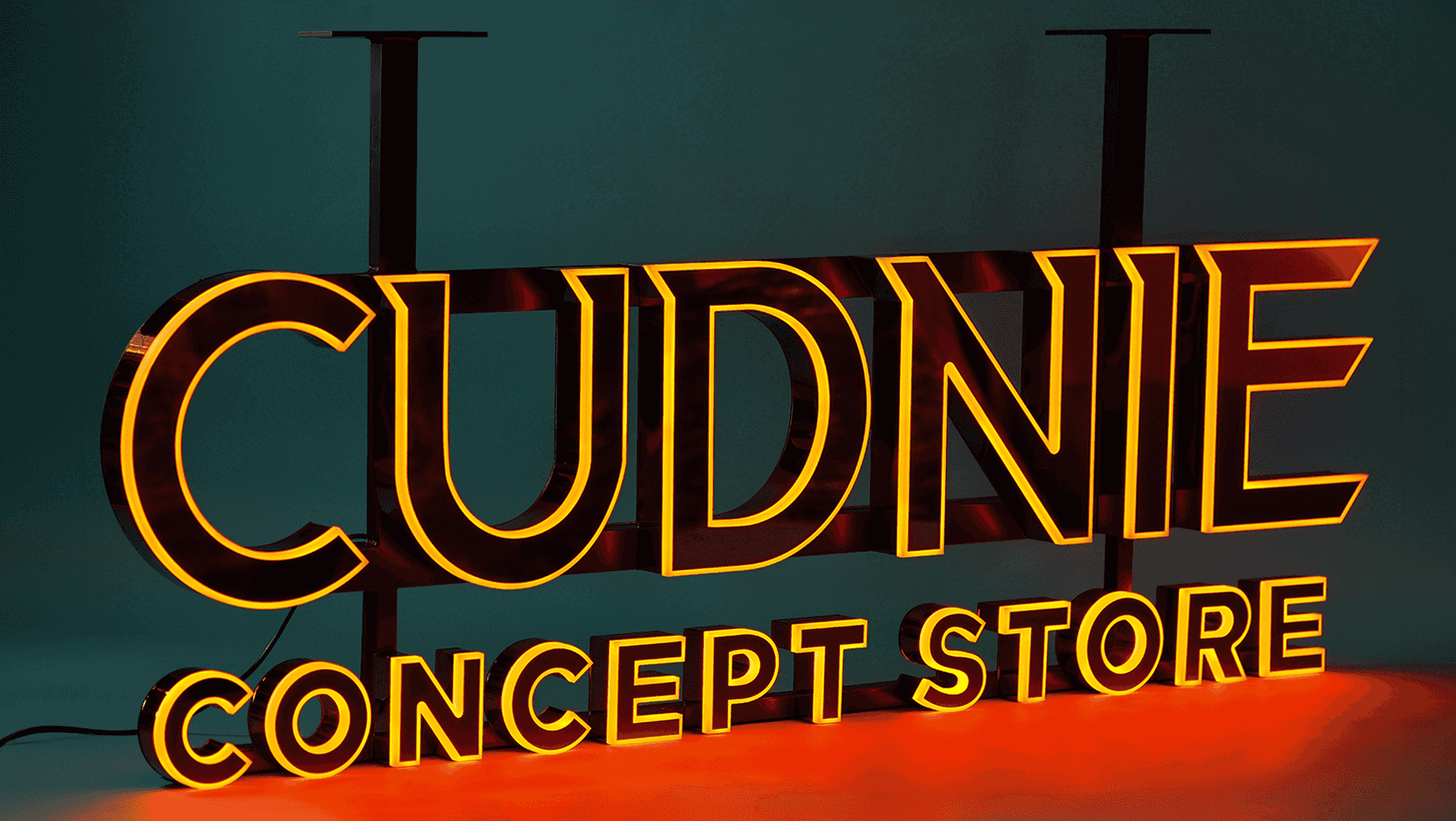 Lettere con contorno luminescente 3D