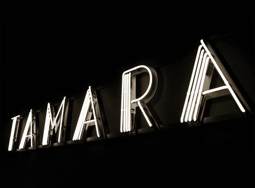 Luz, estilo y arte. La historia de un neón para “Tamara Łempicka” en el Museo Nacional de Cracovia