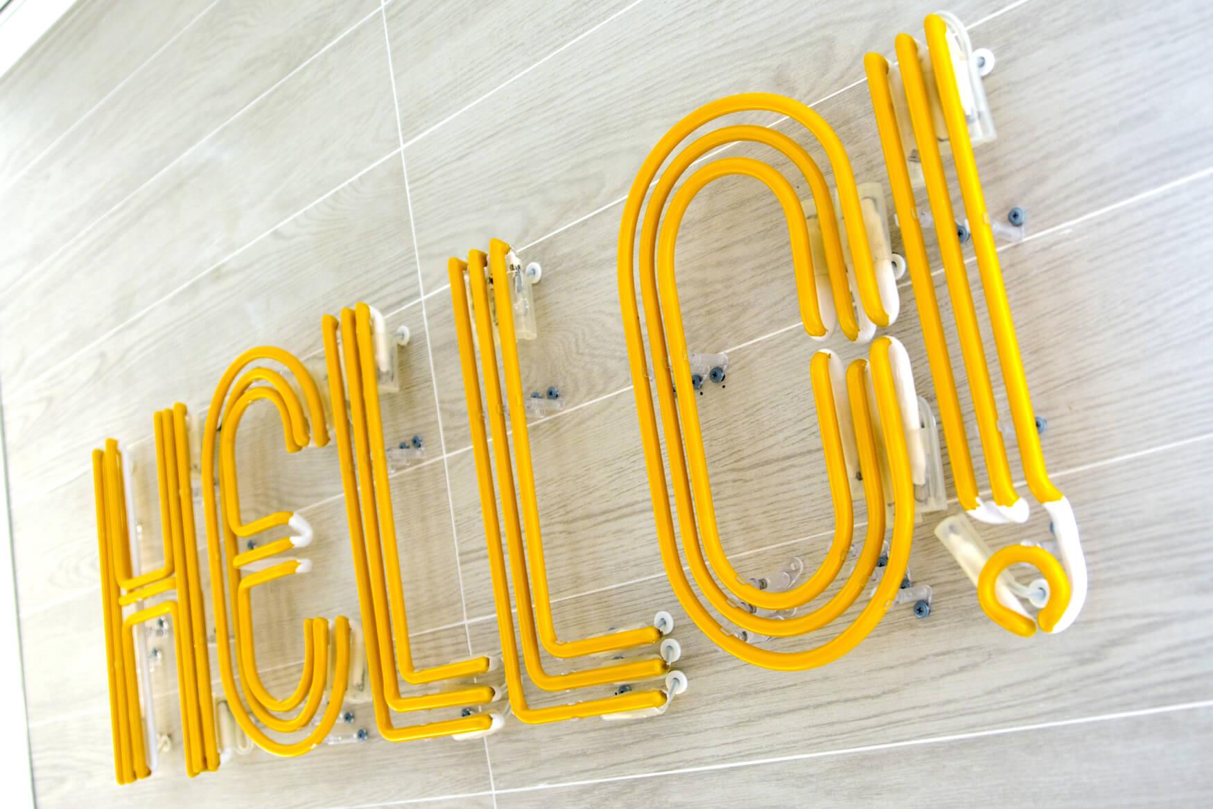 hello-neon-helo-colour-yellow-neon-glass-neon-neon-poland-neon-on-tiles-neon-on-walls-neon-in-lobby-neon-in-office-neon-trojmiasto-pl