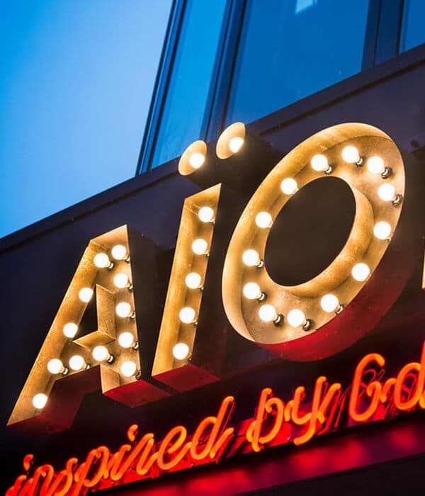 Litery z żarówkami Litery z żarówkami