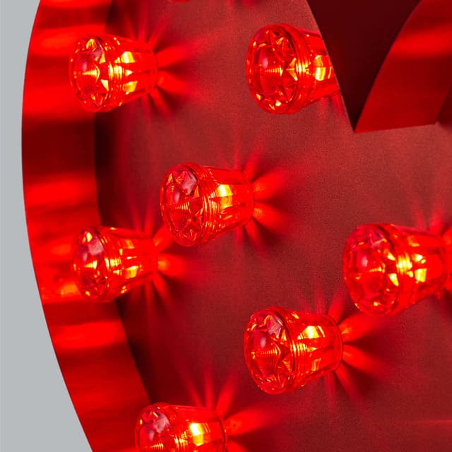 MIT DEM AMORS PFEIL DIREKT INS HERZ GETROFFEN