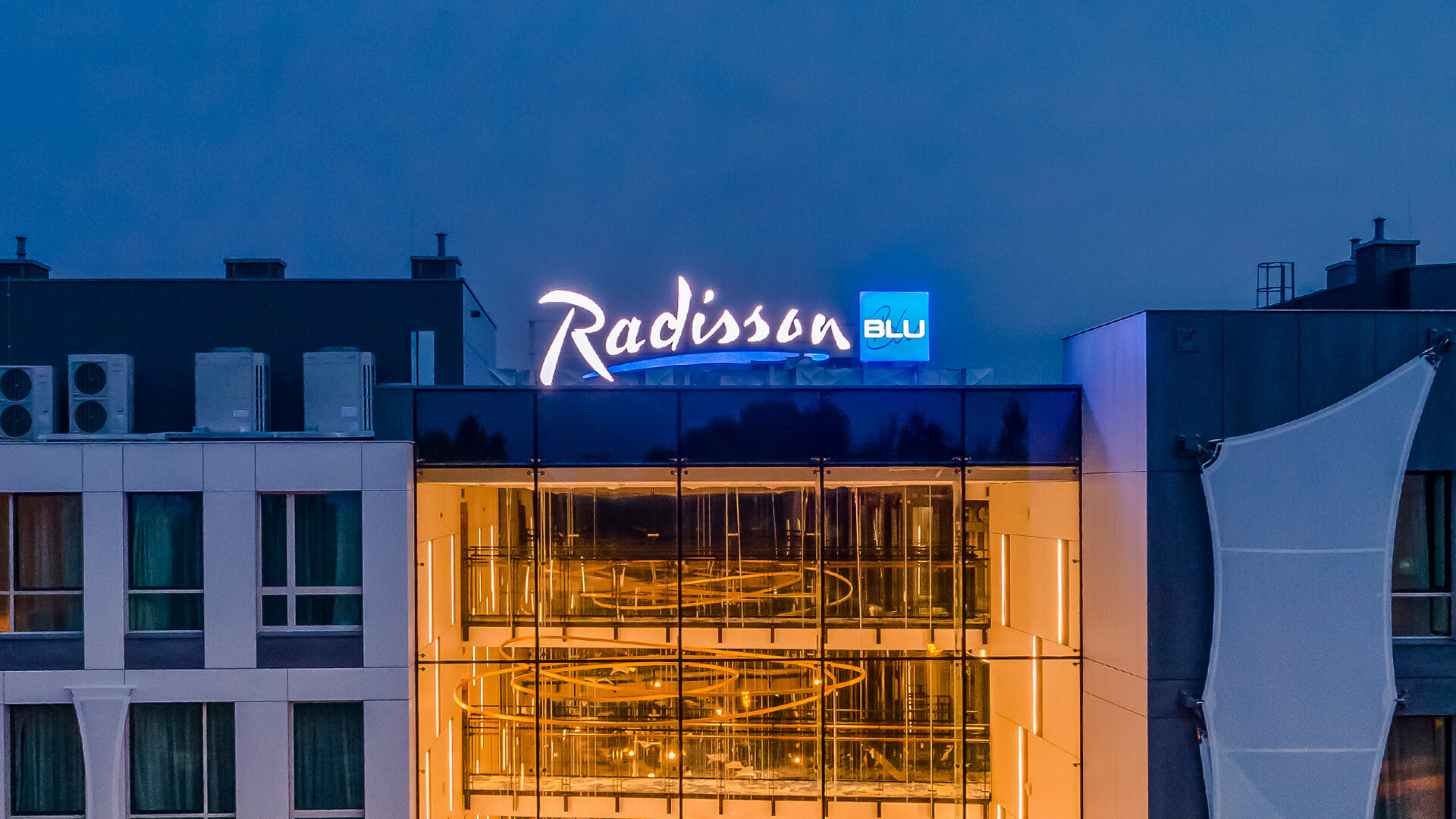 radisson-advertising-literature-led-3d-led-letters-logo-radisson-poland-sopot-3d-chanel-letters