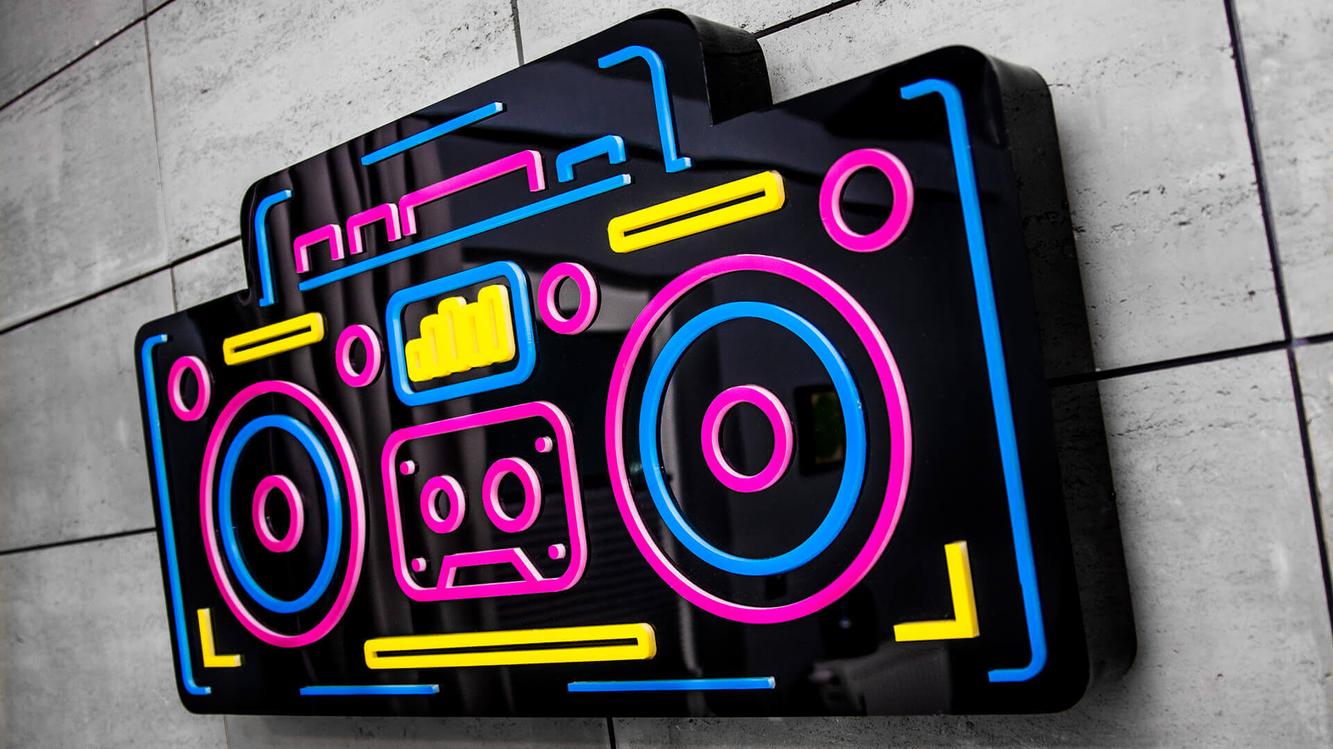 boombox-neon-space-colored-neon-on-the-bedroom-caqseton-in-the-office-cassette-over-0-bed-on-a-concrete-wall-bojano (22)
