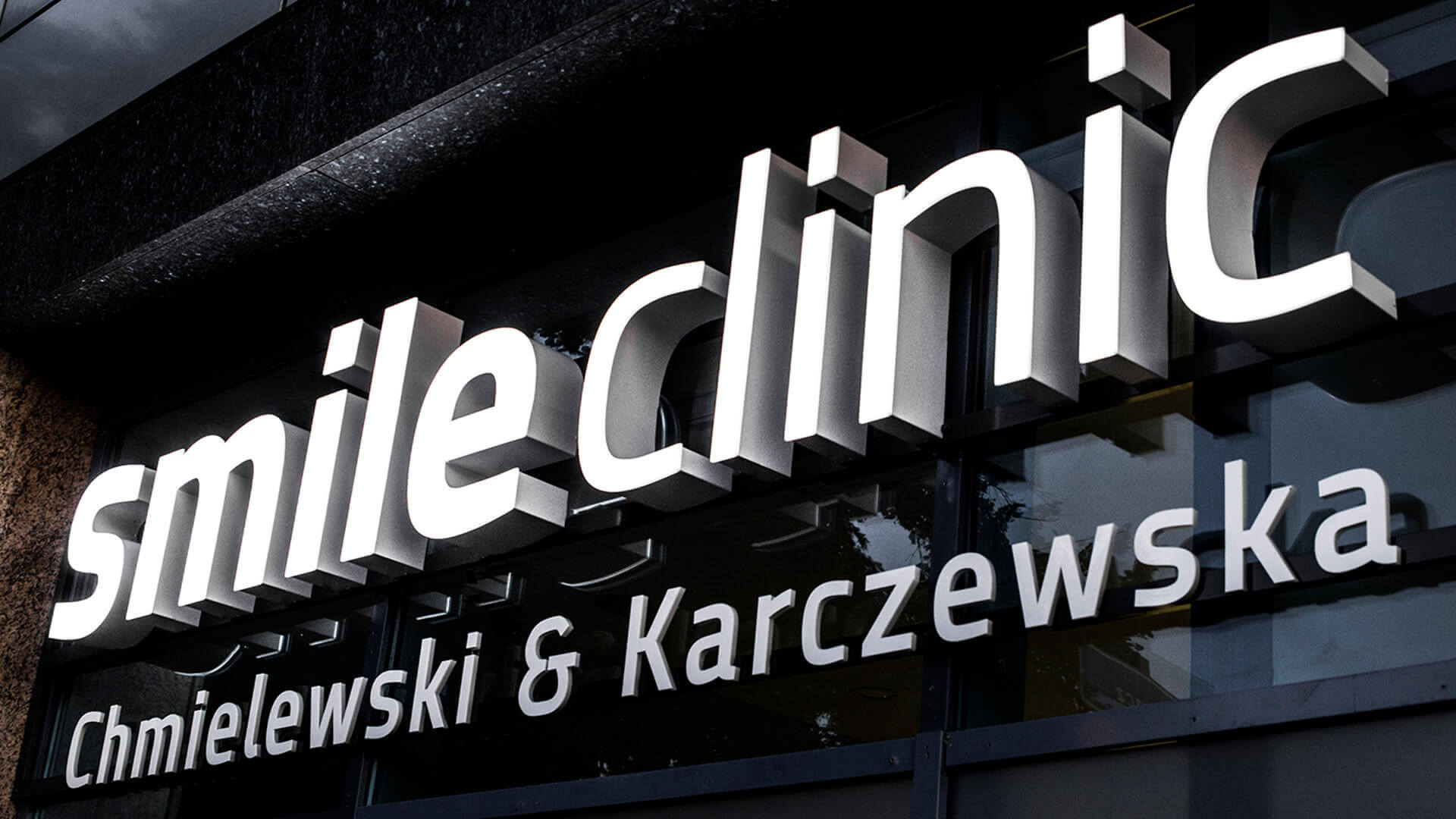 Litery przestrzenne smile clinic