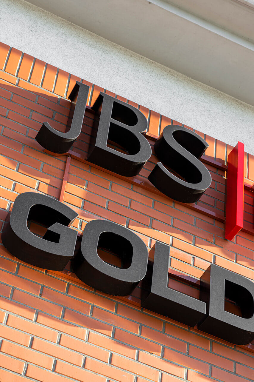 jbs-goldwell-bauty-littérature-colorée-sous-lit-led-littérature-sur-mur-bâtiment-littérature-sur-hauteur-littérature-sur-ceglach-littérature-sur-biurowiec-gdansk-letnica (11).jpg