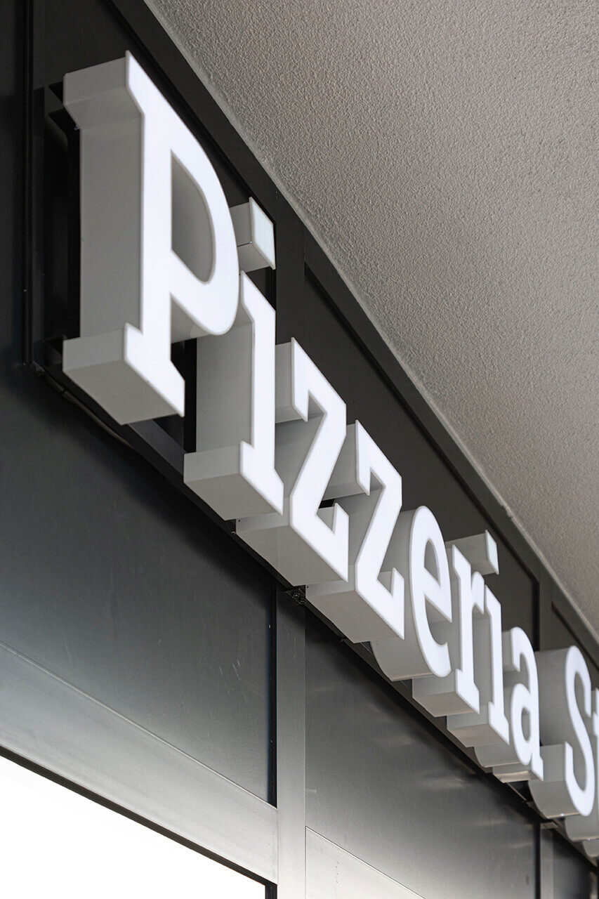 pizzeria-105-spatial-lettering-sublighted-led-lettering-above-entry-to-restaurant-lettering-white-on-the-wall-lettering-on-a-steel-lettering-at-height-gdansk-morena- (19).jpg