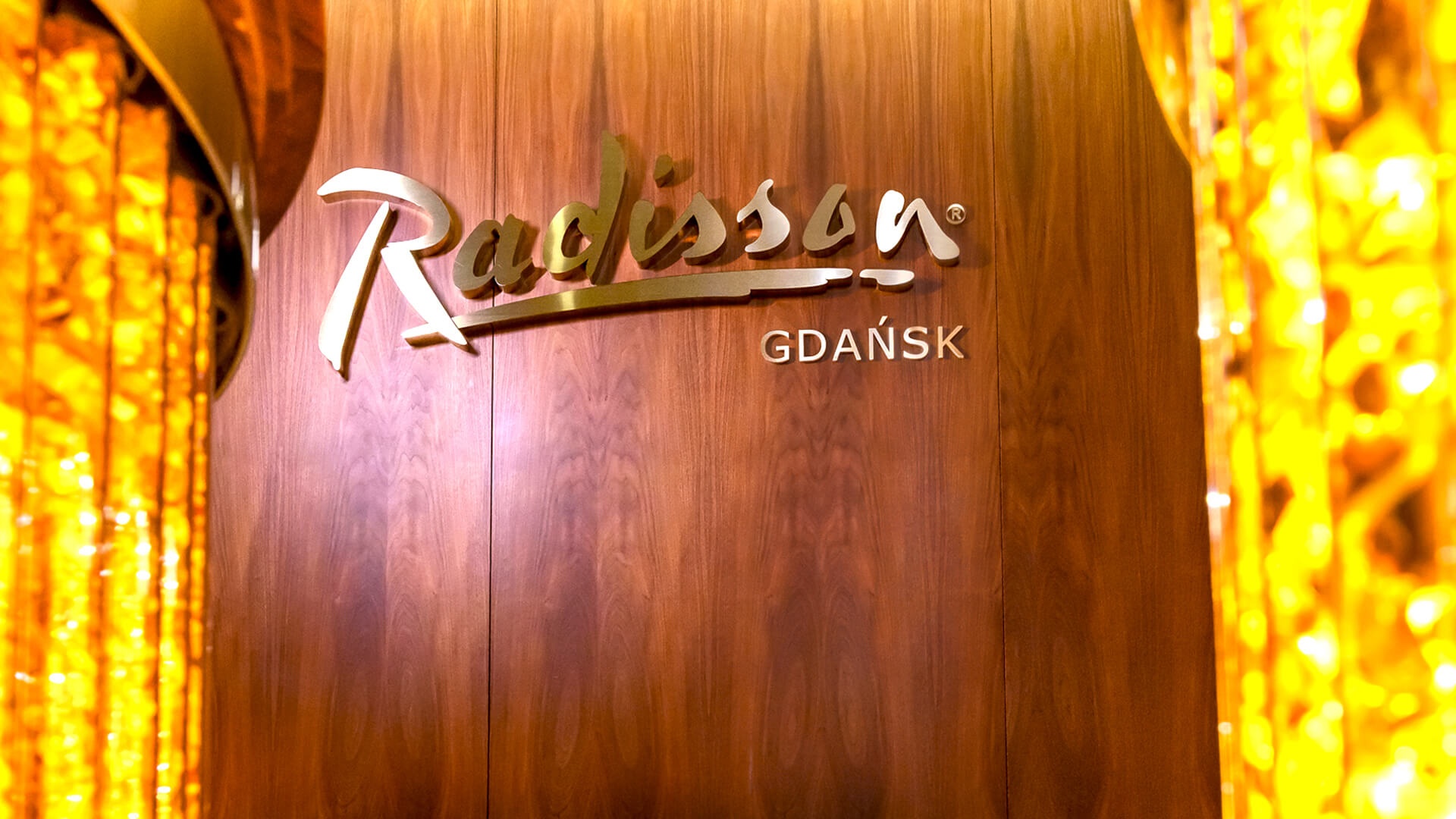 sheet-brushed-gold-lettering-3d-from-steel-rasisson-gdansk