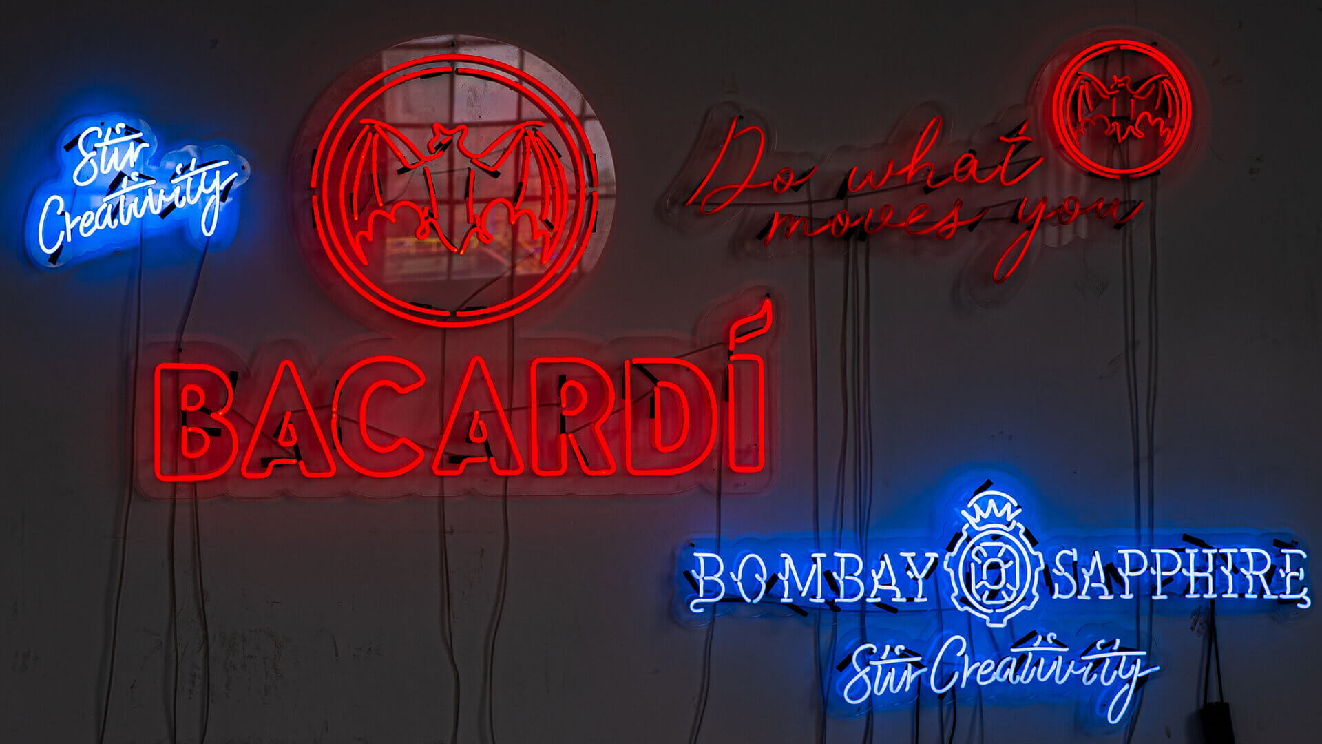 bacardi-neon-red-neon-bacardi-neon-ekspozycja-neonowa