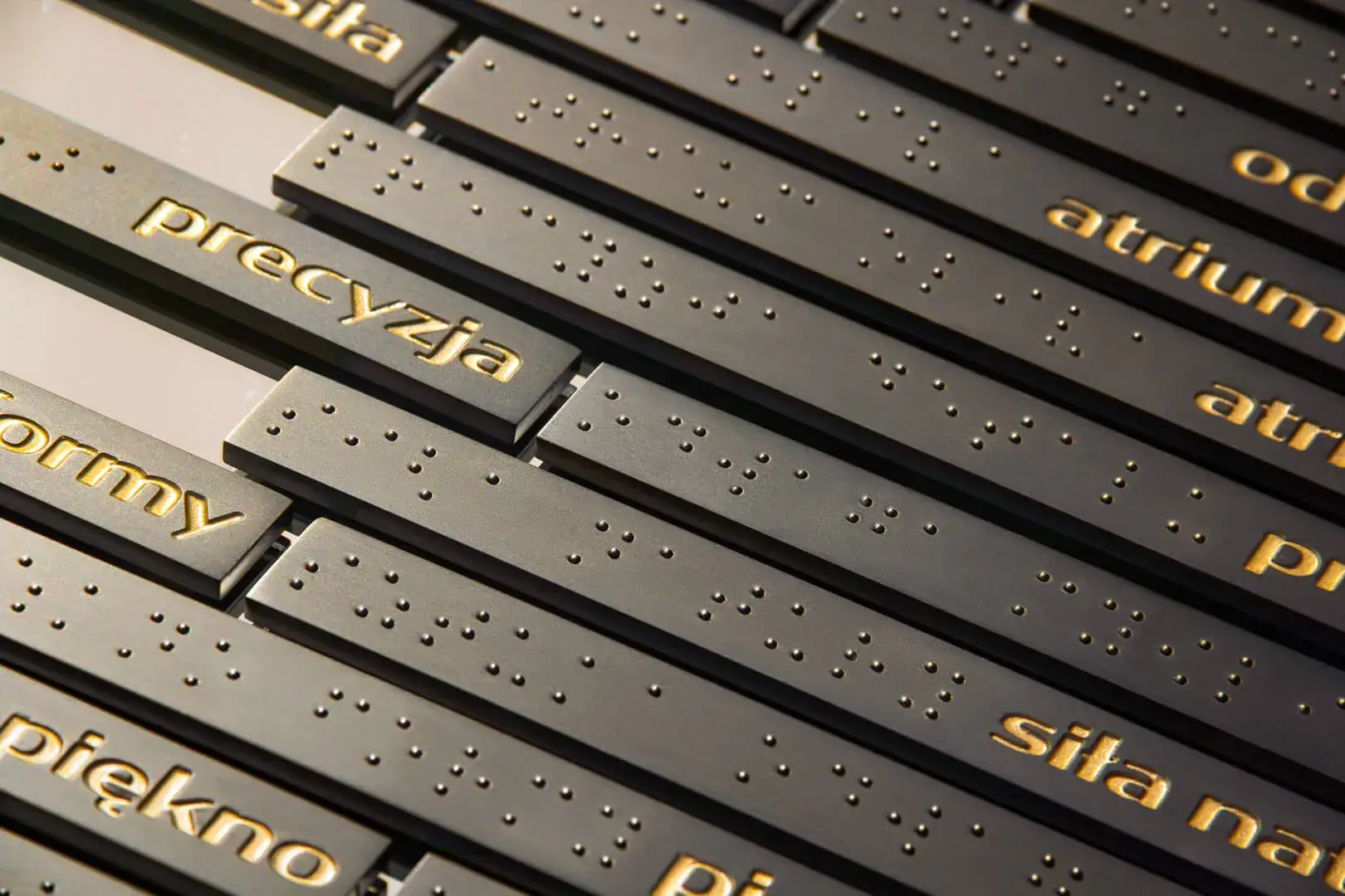 tabliczka z zapisem w alfabecie Braille'a