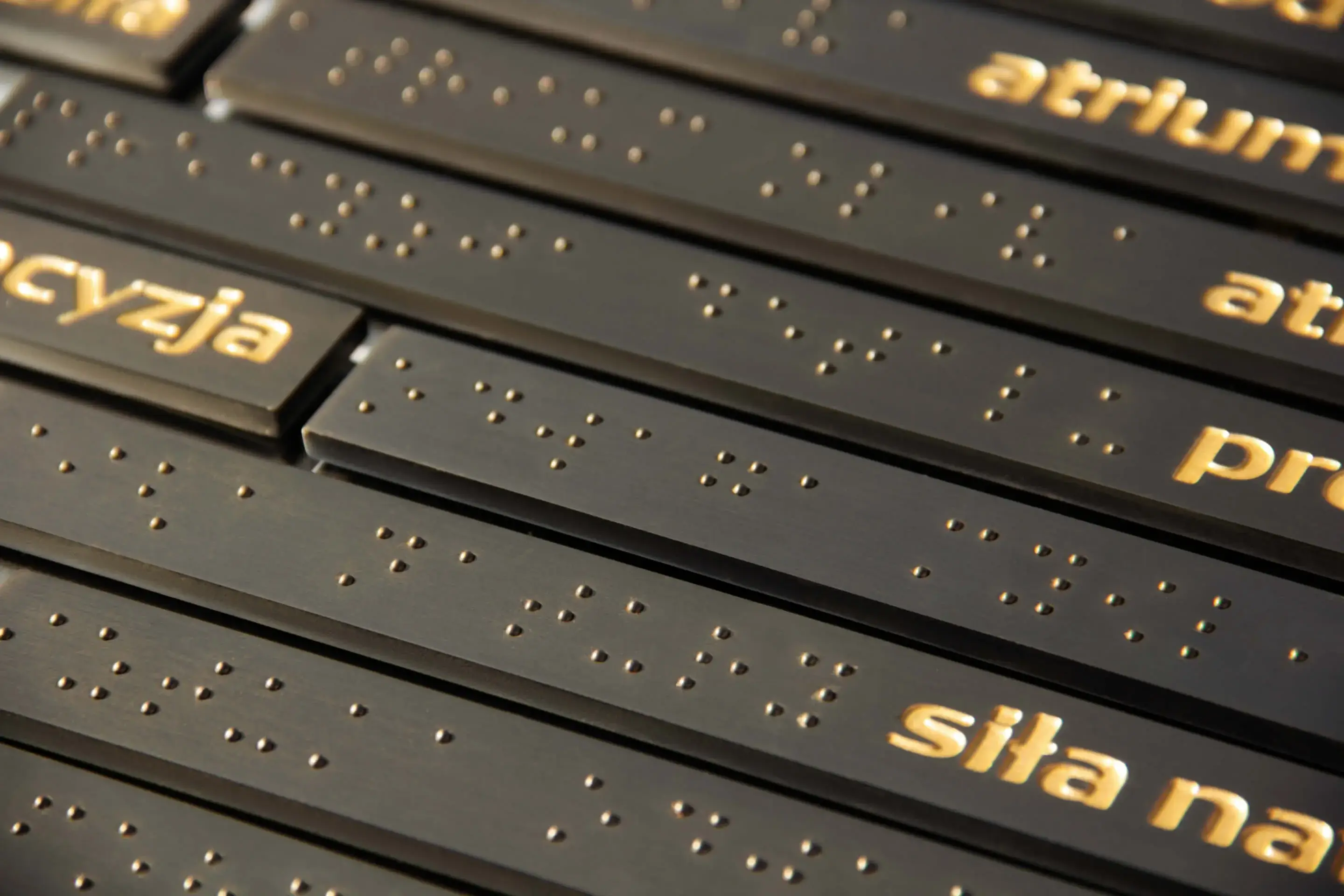 tabliczka z zapisem w alfabecie Braille'a