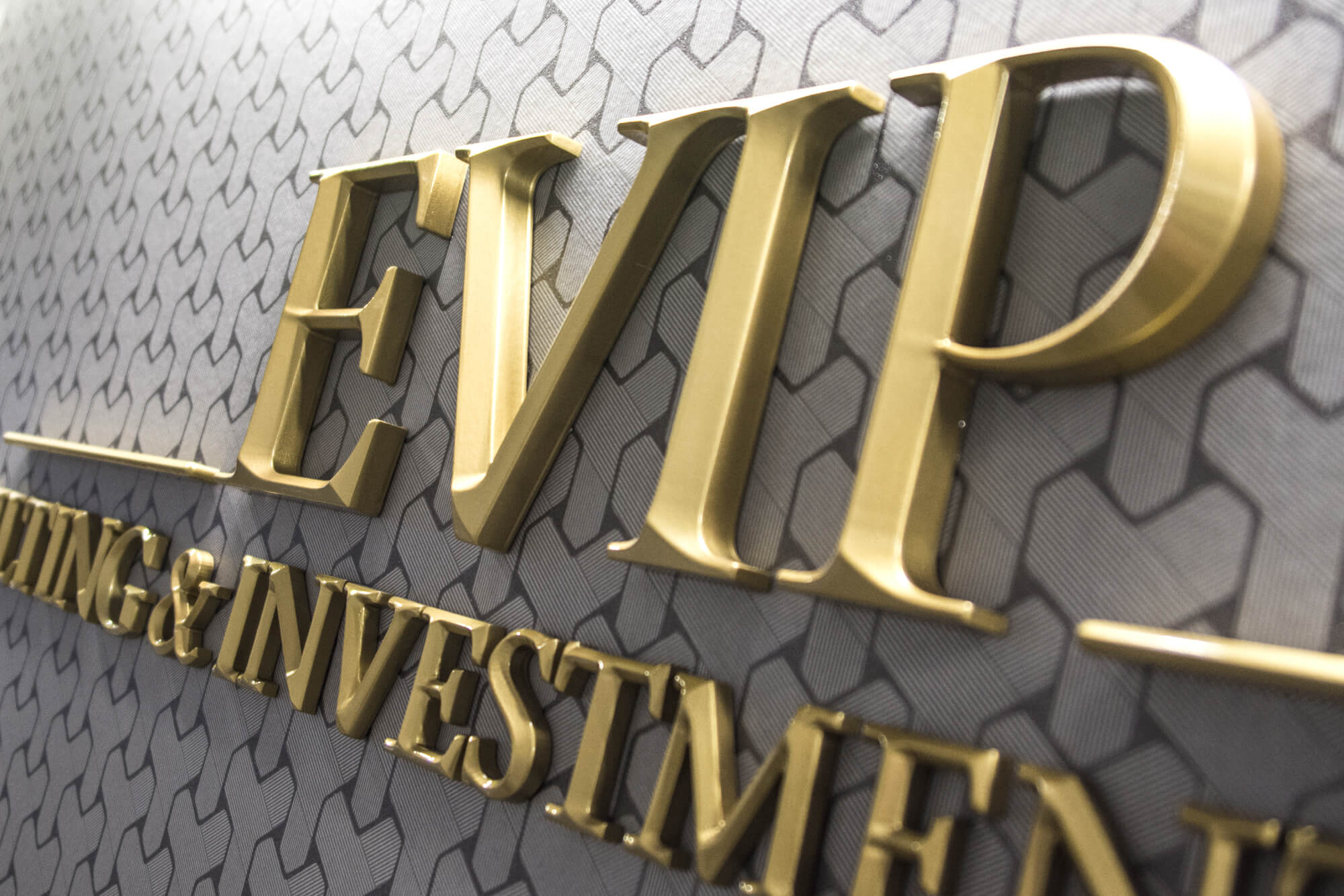 Evip - 3D spatial prismatic letters placed in the lobby