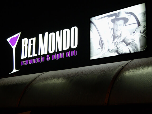 Bel Mondo - light advertising placed on a light box