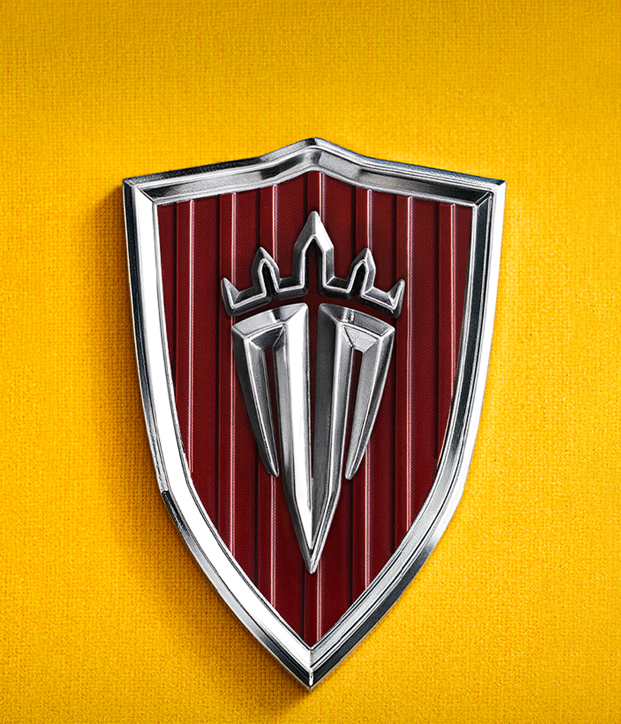 Metalowy detal marki jako subtelna sygnatura produktu