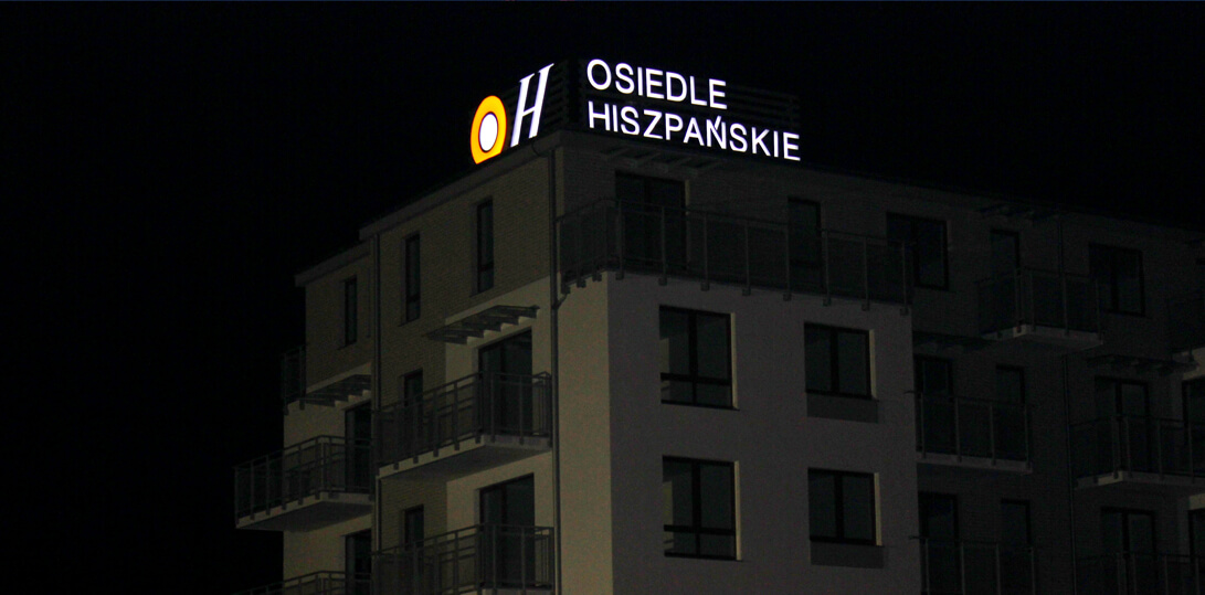 Osiedle Hiszpańskie - świetlne litery LED przestrzenne zamontowane na stelażu