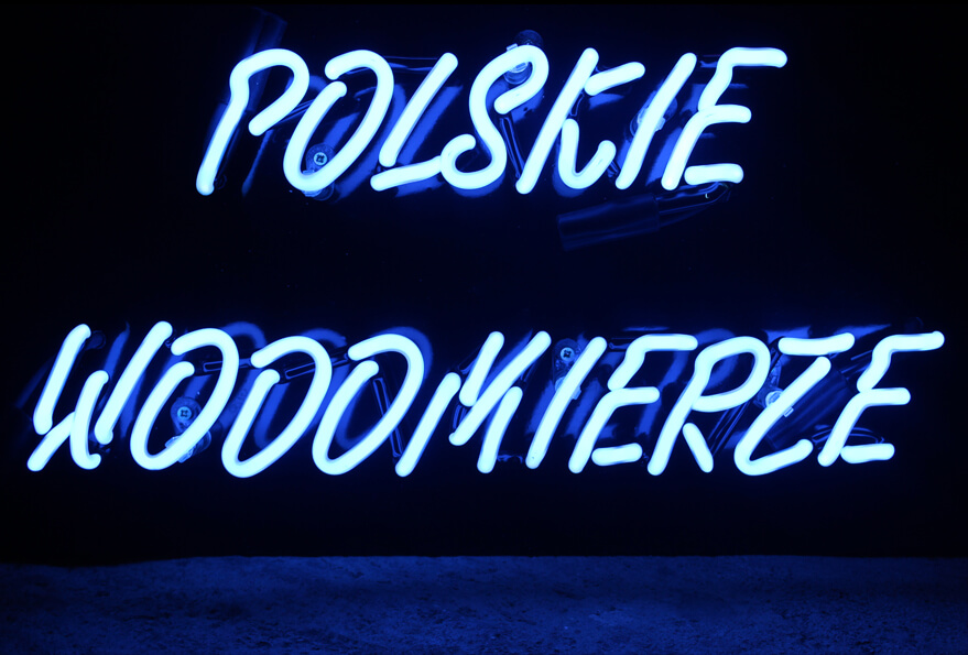 Fila - polskie wodomierze - niebieski neon reklamowy