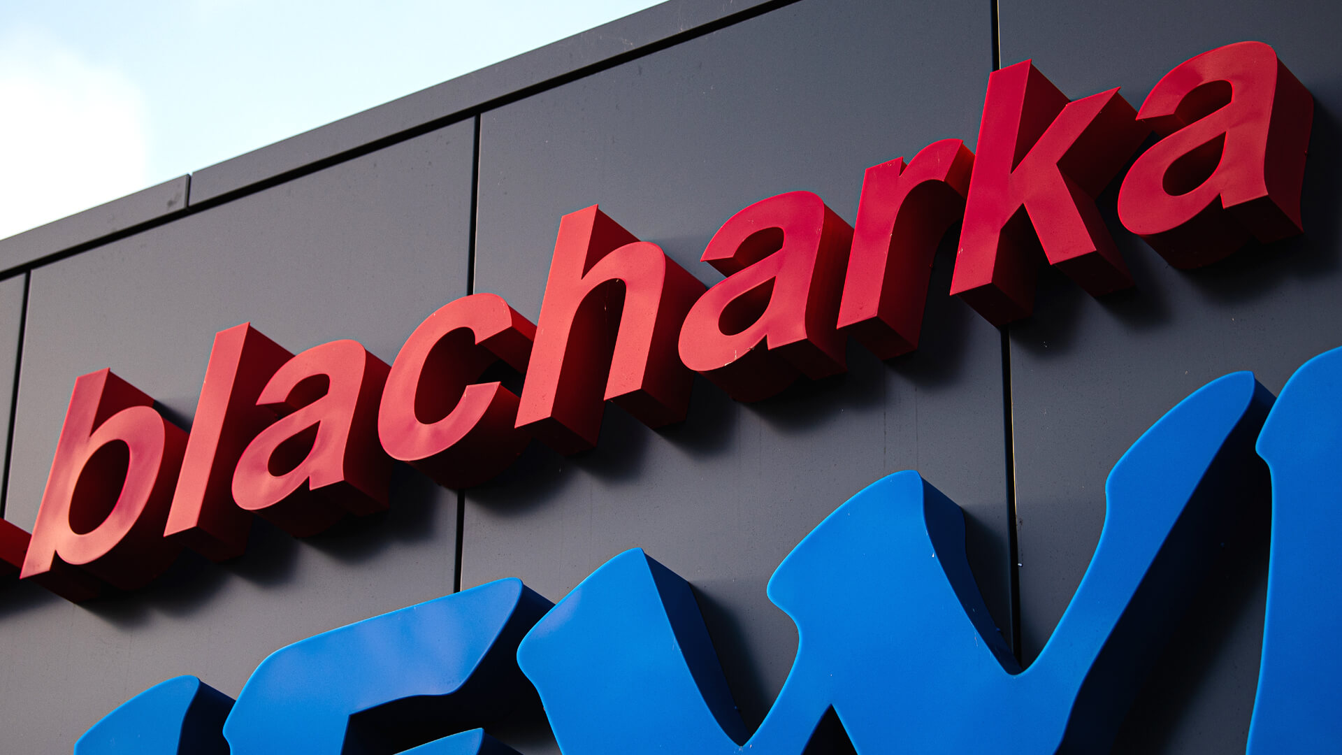 Auto blacharka Schewe - LED front and side illuminated 3D letters