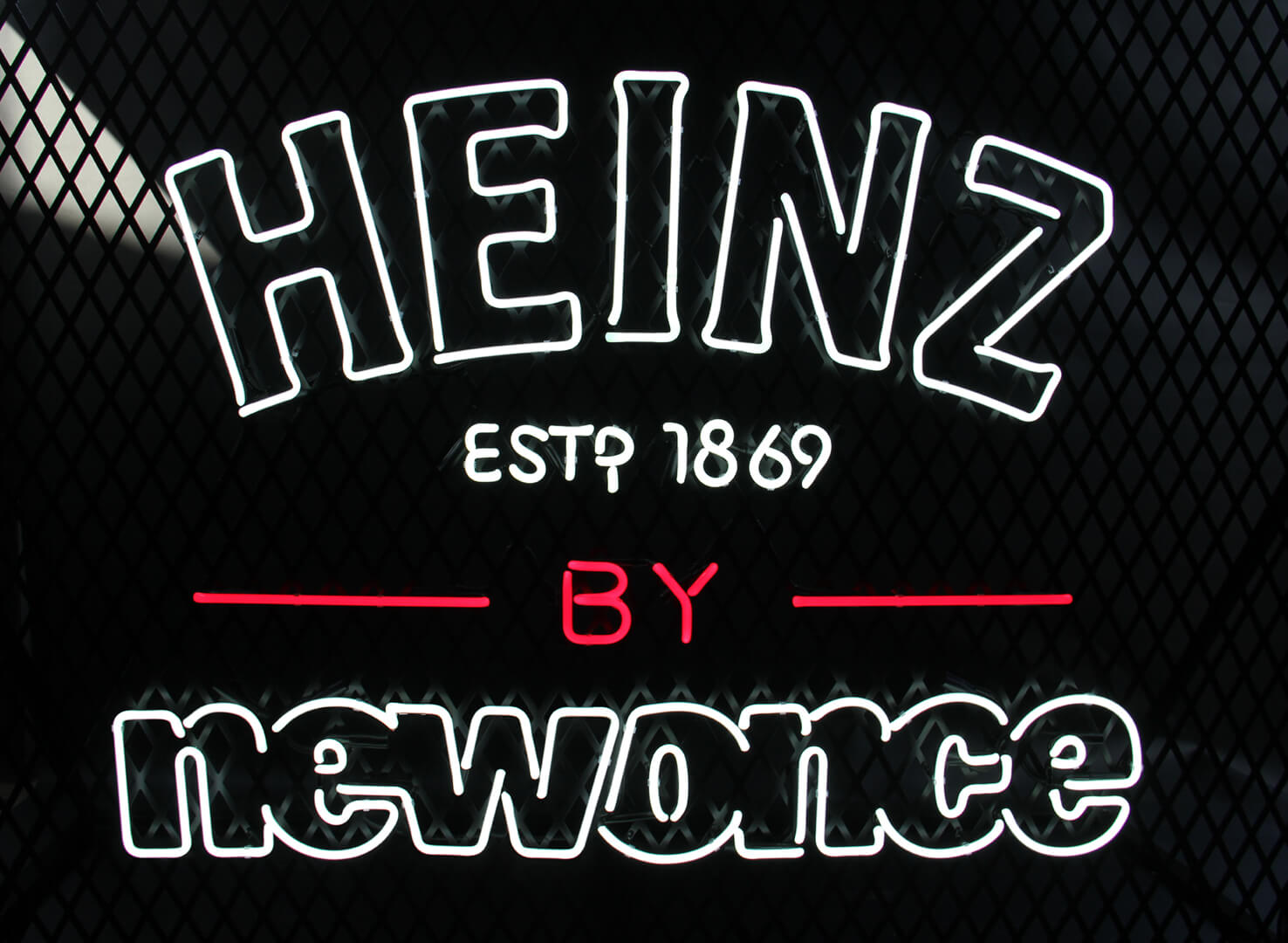 Heinz neon - Weißer Neon Heinz 1896 von Newonce