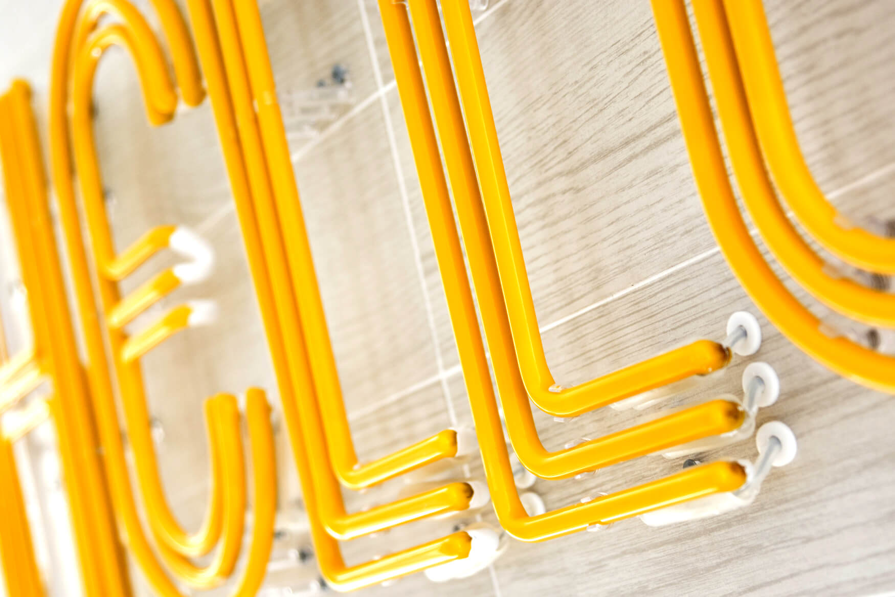CIAO CIAO - hello-neon-helo-color-yellow-neon-neon-neon-poland-neon-on-tiles-neon-on-panels-on-the-wall-neon-in-the-lobby-neon-in-office-neon-trojmiasto-en