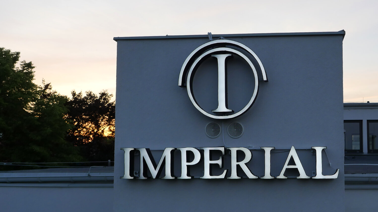 Imperial - Hotel Imperial - przestrzenne litery świetlne umieszczone na ścianie