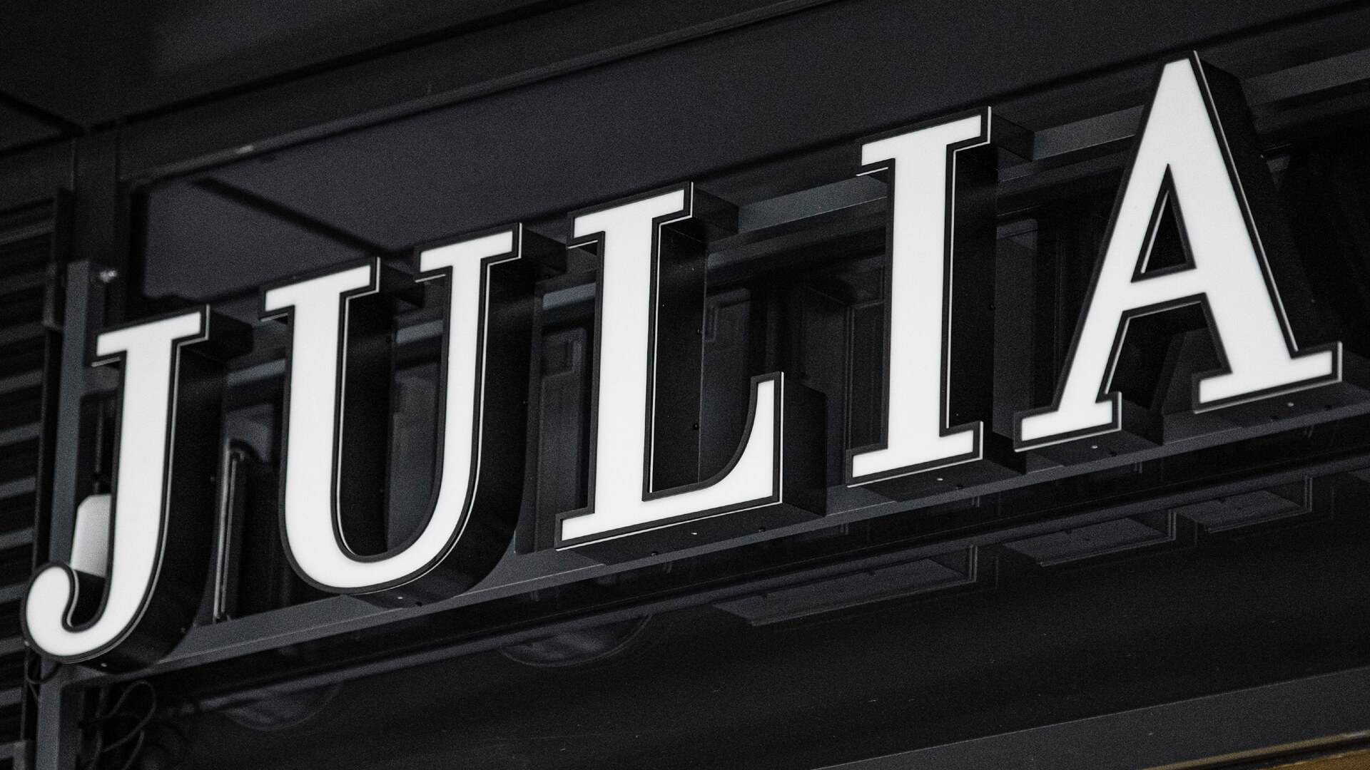 Julia Ade - Lettres lumineuses avant 3D en blanc