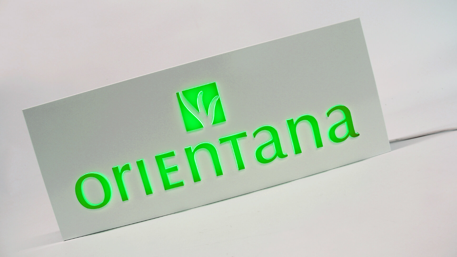 Orientana - coffer, advertising plafond, led, green in color