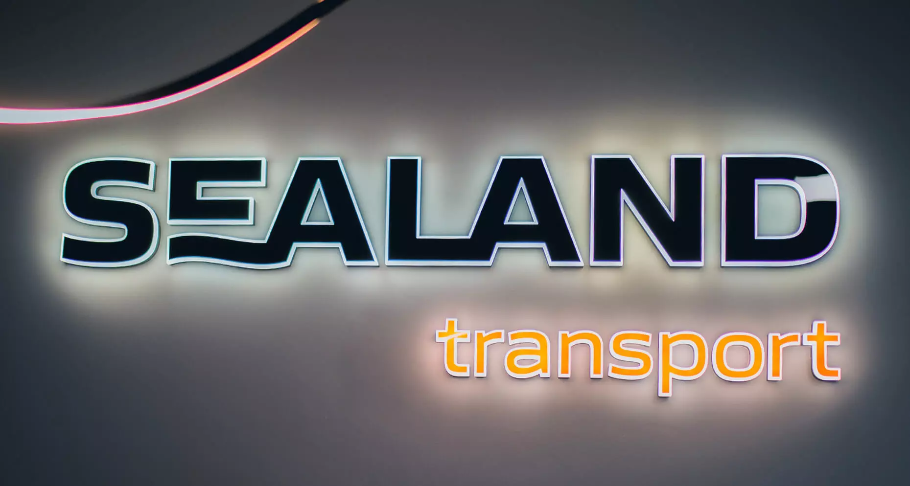 Sealand transport - litery świecące bokiem LED