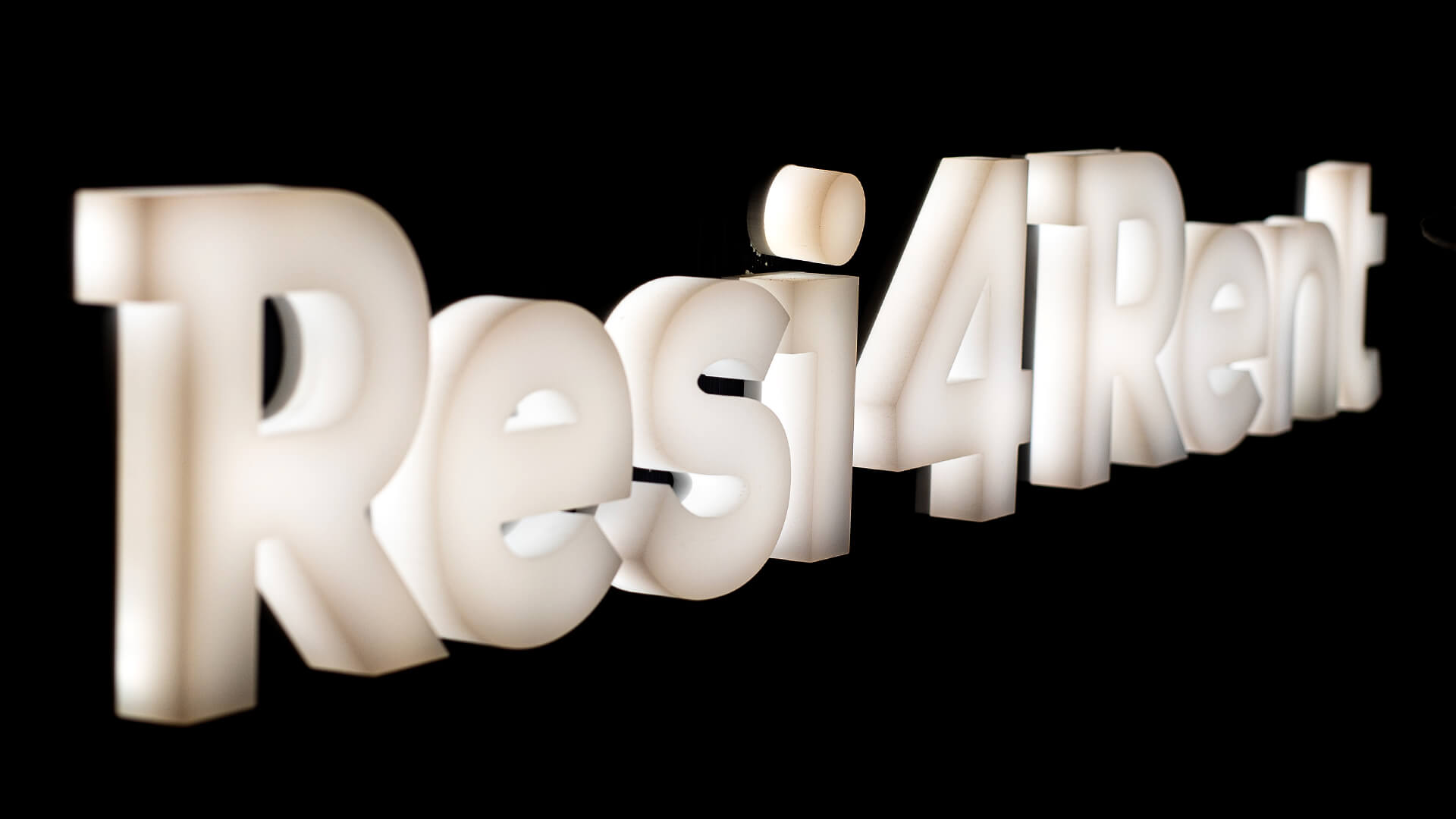 Resi4Rent - LED-Buchstaben mit Frontbeleuchtung an der Rezeption