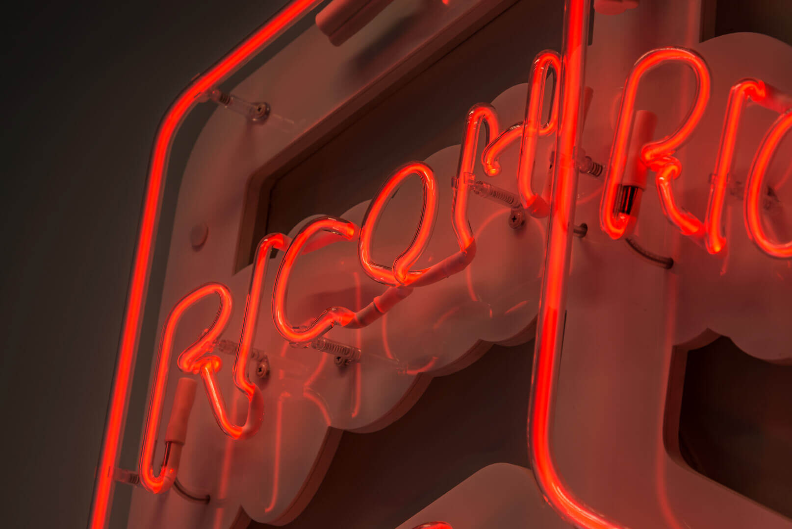 RICOH - neon-ricoh-red-neon-in-office-neon-on-the-wall-interior-neon-on-white-plexi-neon-logo-sign-logo-neon-onorder