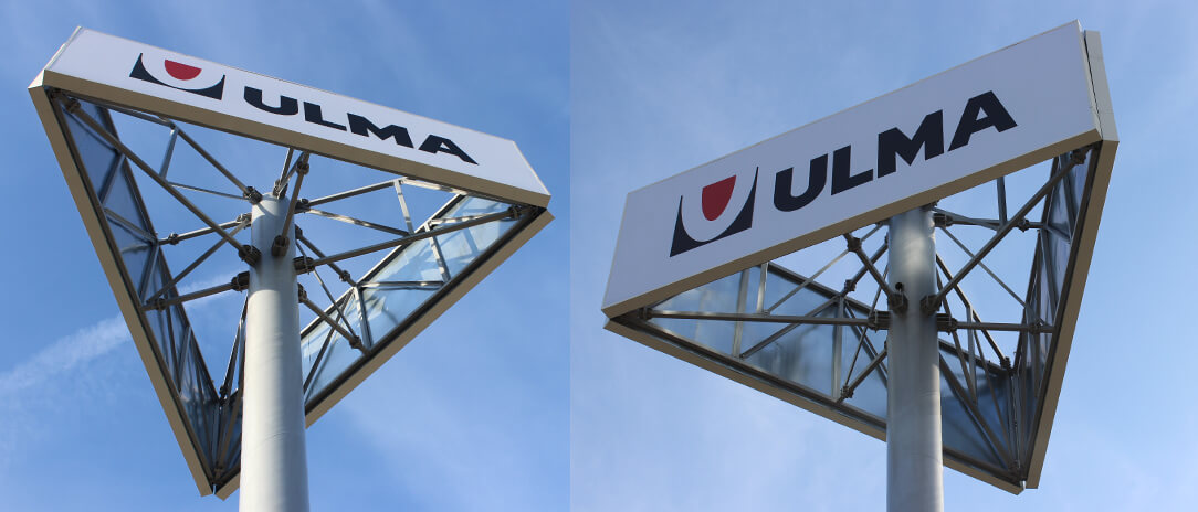 ULMA - Piastrelle per finestre di grande formato - ULMA - pannello di grande formato su un palo pubblicitario