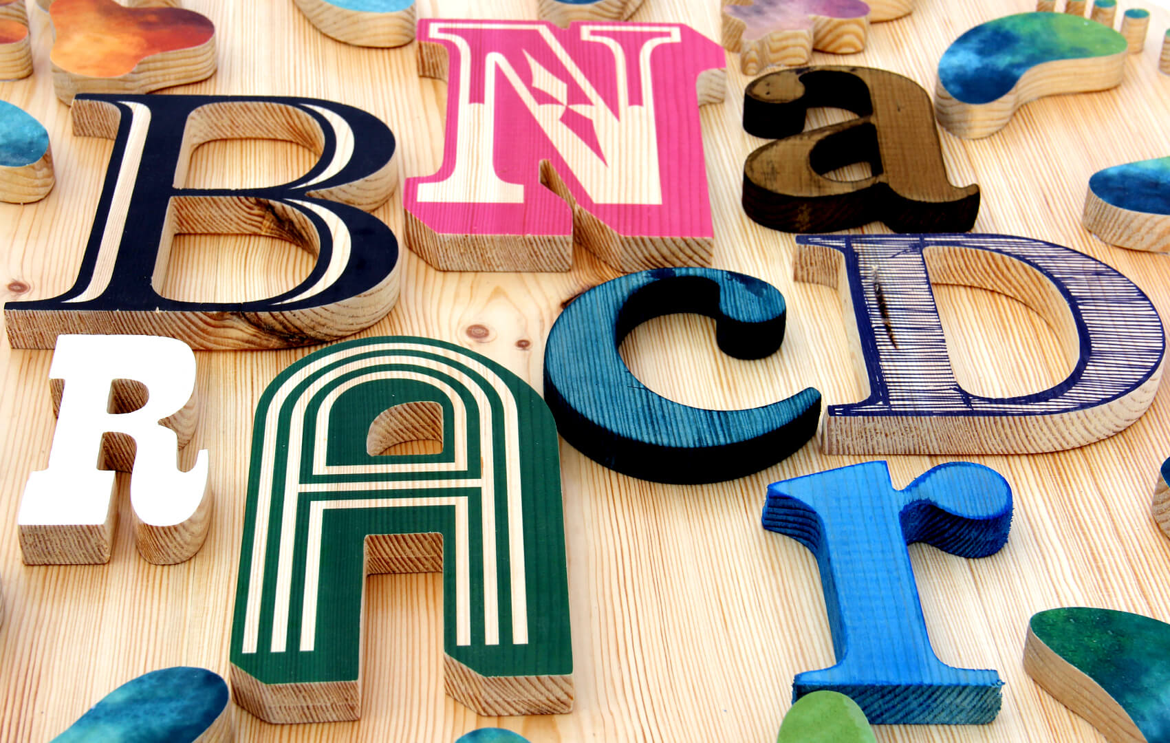 lettere di legno-DIY - lettere di legno-DIY-creative-letters-colored-wood-letters