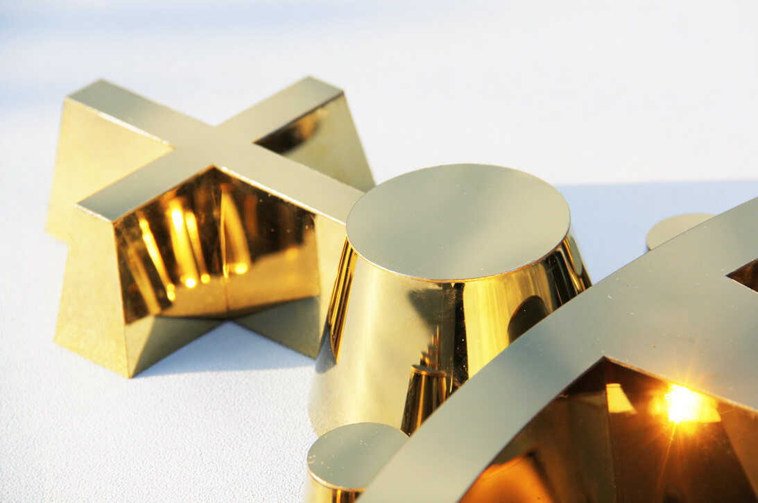 Luxus-Anzeigen - Goldbuchstaben aus poliertem Edelstahlblech